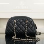 Black & Gold Chain Clutch Bag – Elegant Luxury Style