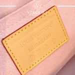 ⁦حقيبة "تشيري بلوسوم" ميني (Cherry Blossom Mini Bag) – نمط المونوجرام الفني⁩ - الصورة ⁦6⁩