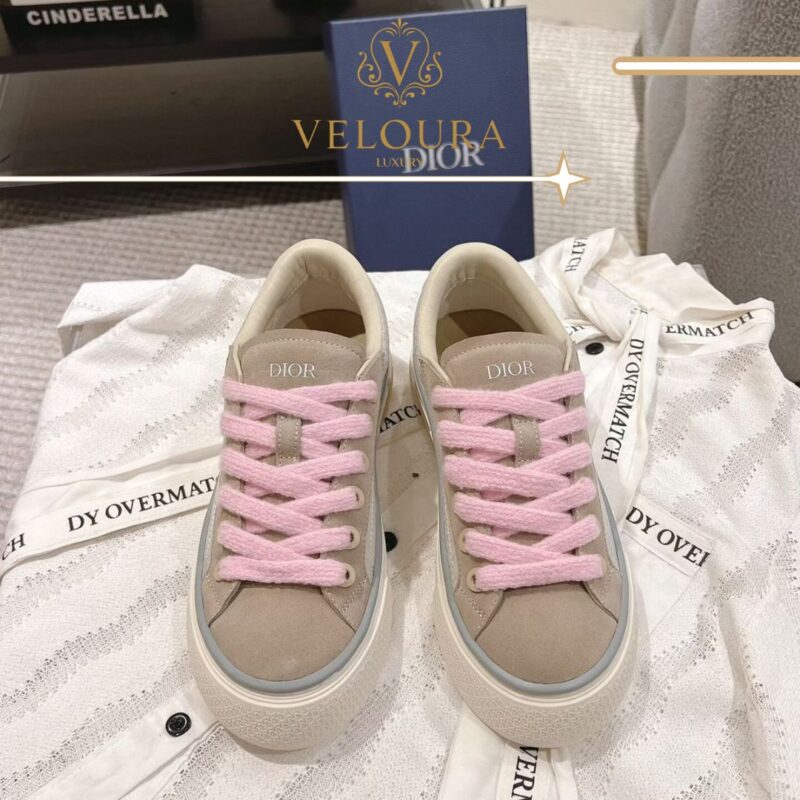 White Chunky Sneakers سنيكرز أبيض شيك بقاعدة سميكة – تصميم عصري فاخر