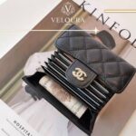 Chic lined card wallet – a luxurious slim leather wallet - Image 3