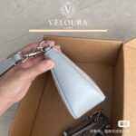⁦شنطة كتف هلالية – تصميم عصري أنيق⁩ - الصورة ⁦5⁩